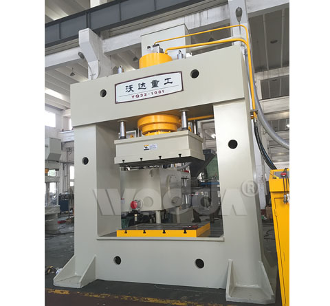 200噸大(da)跨徑龍(lóng)門液壓(ya)機