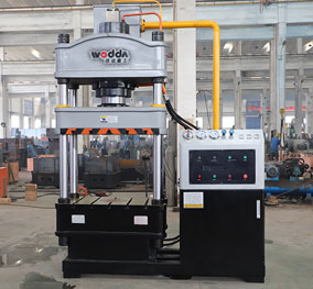 200噸(dun)四柱油(you)壓機