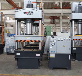 200噸(dūn)四柱液壓機(jī)