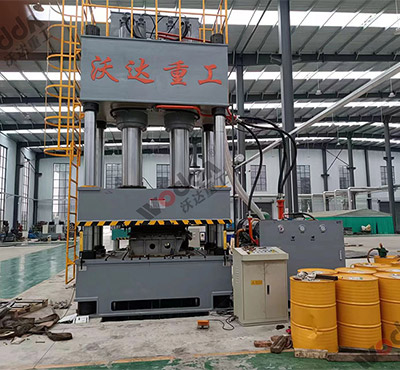 800噸(dūn)汽車配件四柱液(ye)壓機