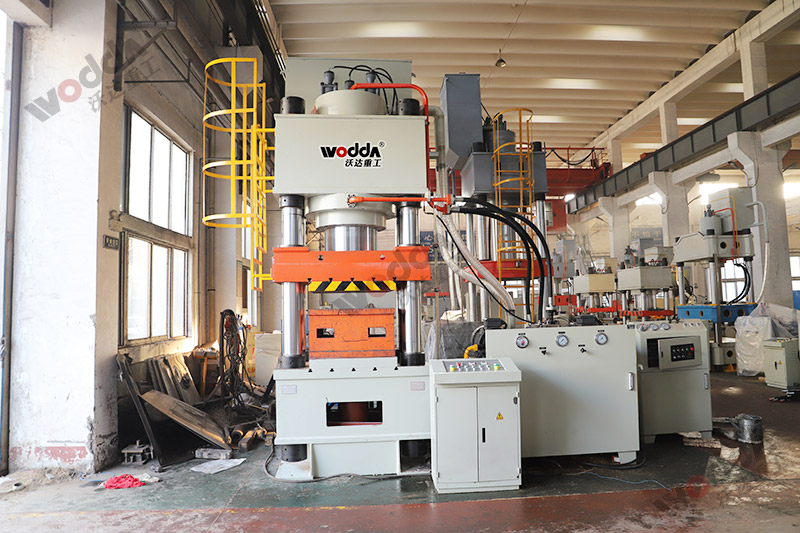 不鏽鋼地溝蓋闆成型液壓機