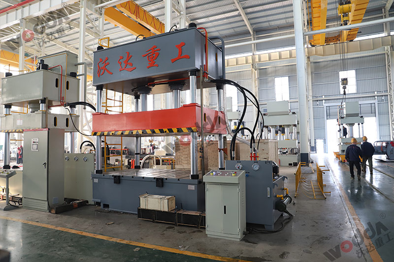 200噸汽車門闆成型機 200噸汽車門闆成型機