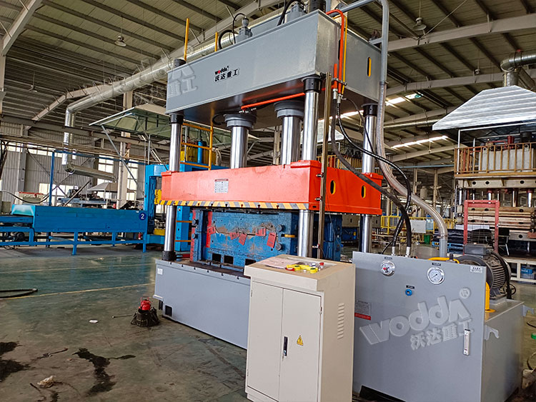 315噸汽車内飾件成型液壓機 315噸汽車内飾件成型液壓機