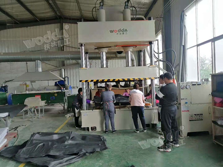 200噸汽車内飾件熱壓成型液壓機