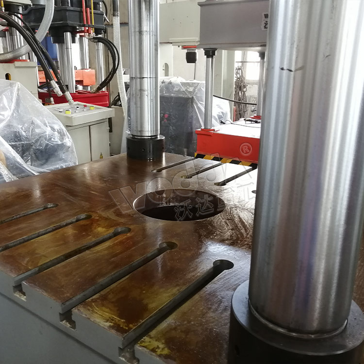 630噸四柱液壓機工作台 630噸四柱液壓機工作台