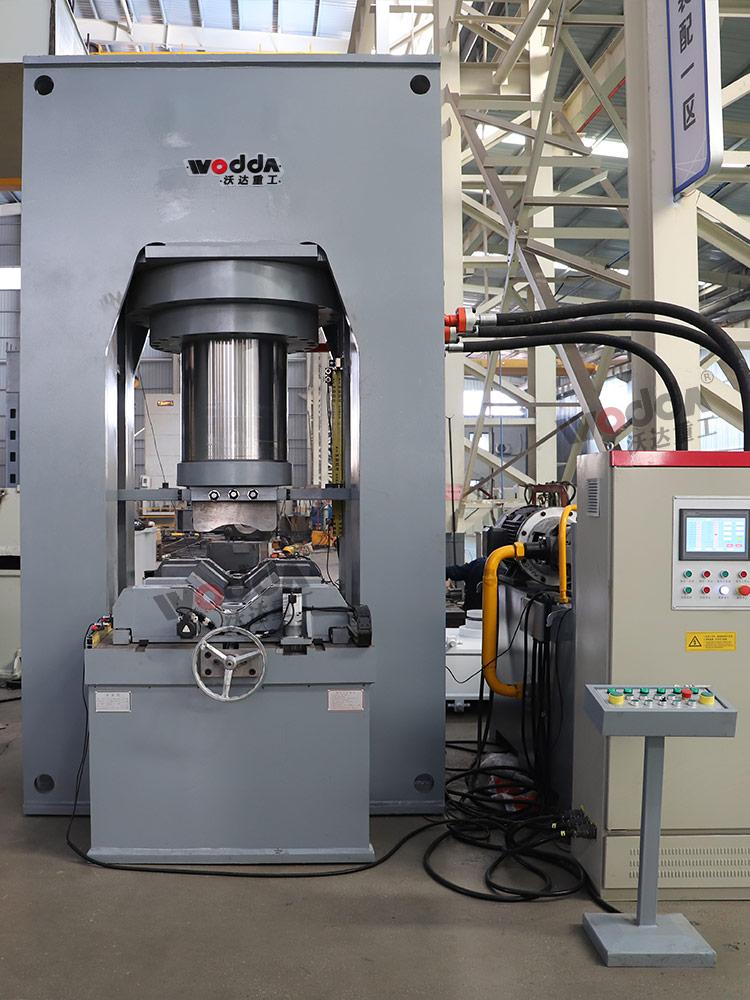 1200噸龍門式校直機 1200噸龍門式校直機