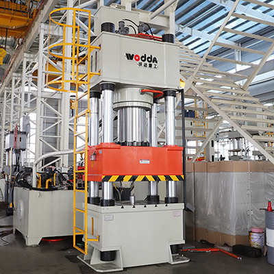 800噸冷擠壓(ya)成型液壓機_四(sì)柱液壓機廠家(jia)