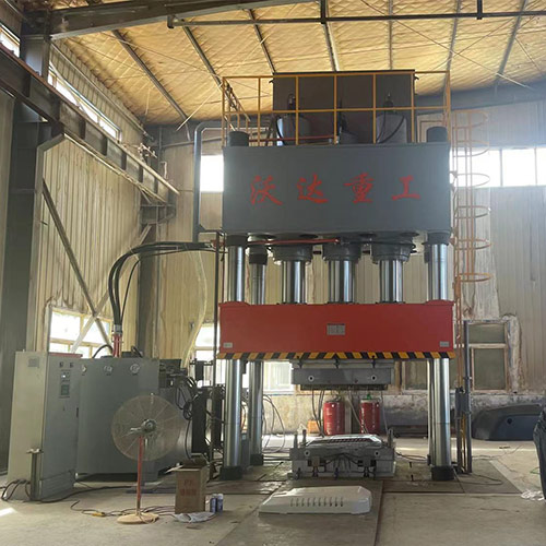 SMC汽車(che)配件成(cheng)型液壓(yā)機_1500噸四(si)柱液壓(yā)機