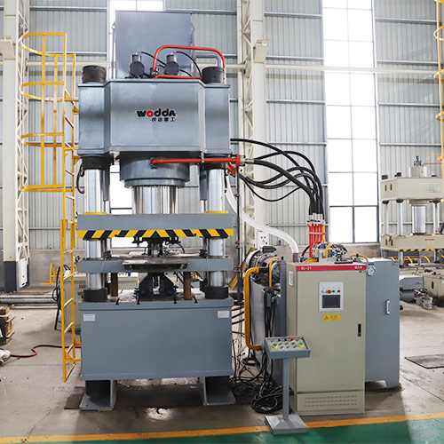 鐵矽(xī)鋁磁芯粉末成(cheng)型液壓機_800噸四(si)柱液壓機